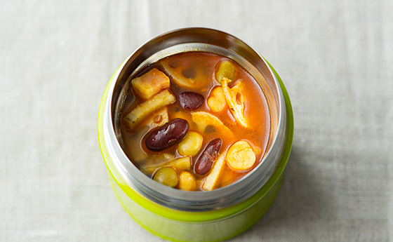 根菜野菜とお豆のカレースープ