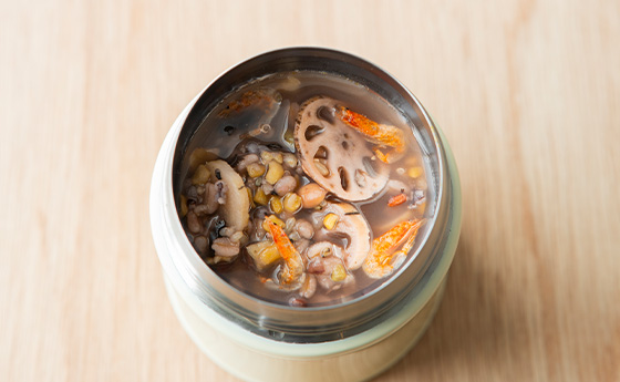 根菜と雑穀のスープ