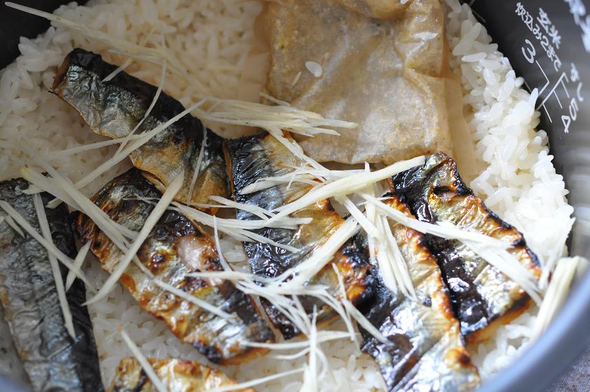 20151006投稿用野菜だしで炊く秋刀魚ご飯　手順写真１